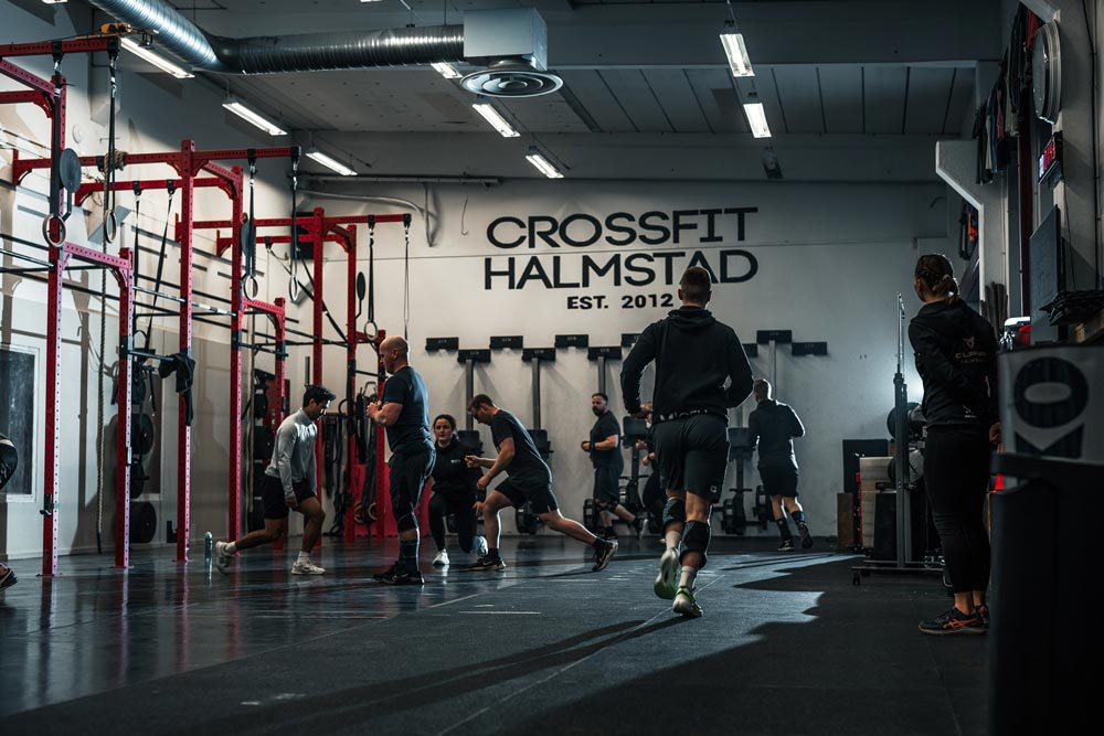 crossfit-pass-1000px Gruppträning med Crossfit Halmstad i bakgrunden